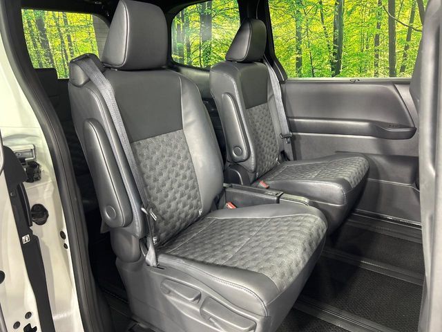 TOYOTA VOXY 4WD 2025 Image 31