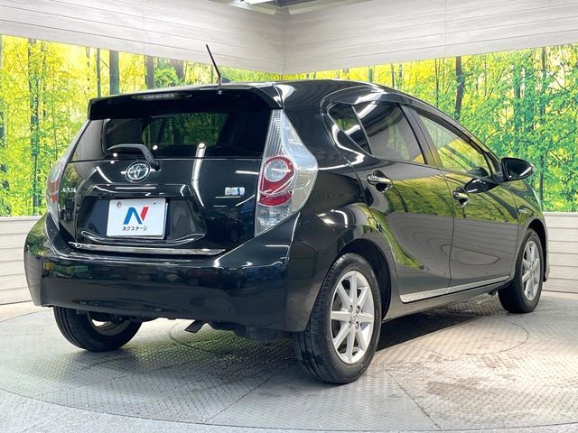 TOYOTA AQUA 2013 Image 31