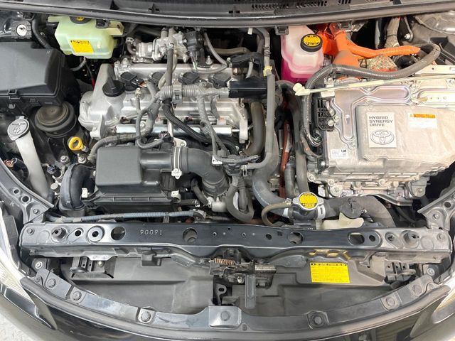 TOYOTA AQUA 2013 Image 31