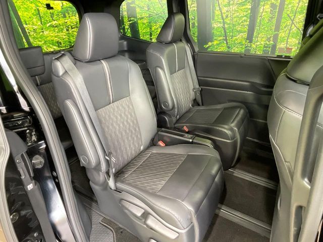 TOYOTA NOAH HYBRID 2023 Image 31