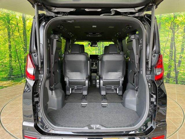 TOYOTA NOAH HYBRID 2023 Image 31