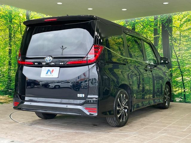 TOYOTA NOAH HYBRID 2023 Image 31