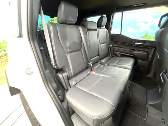 TOYOTA LANDCRUISER 250 2024 Image 31