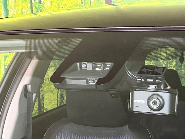 TOYOTA VITZ HYBRID 2017 Image 31