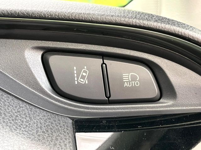 TOYOTA VITZ HYBRID 2017 Image 31