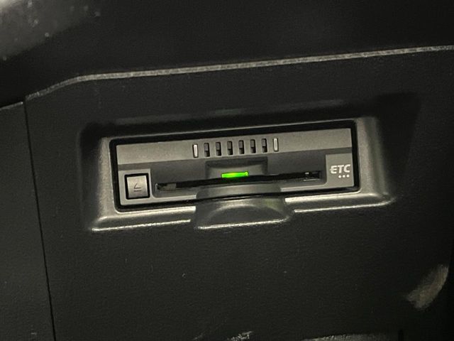 TOYOTA VITZ HYBRID 2017 Image 31