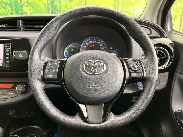 TOYOTA VITZ HYBRID 2017 Image 31