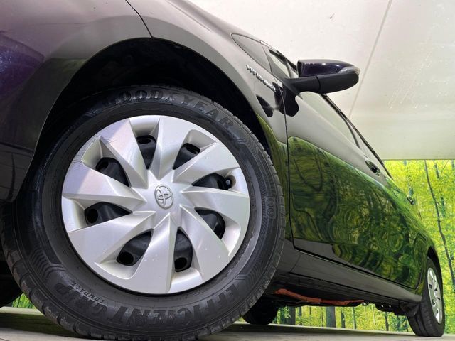 TOYOTA VITZ HYBRID 2017 Image 31