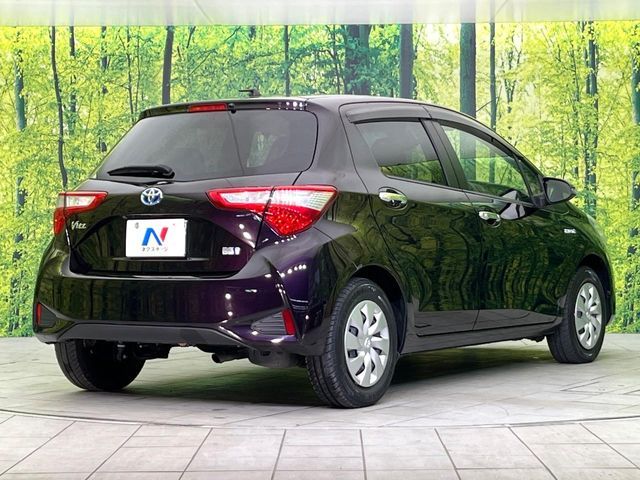 TOYOTA VITZ HYBRID 2017 Image 31