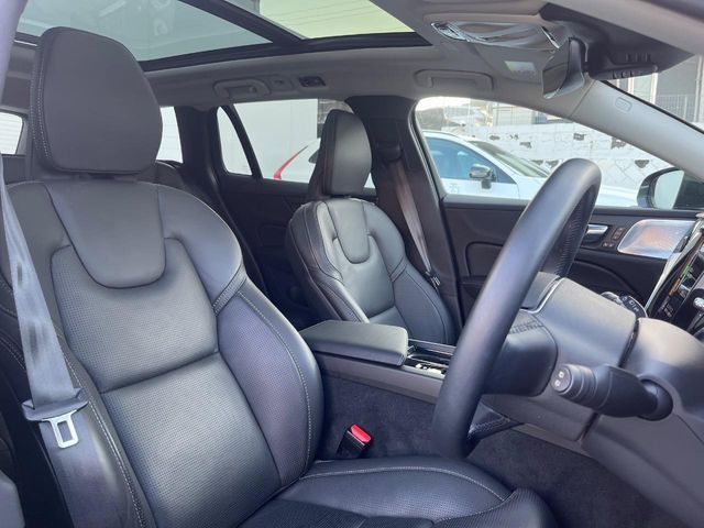 VOLVO V60 2022 Image 31