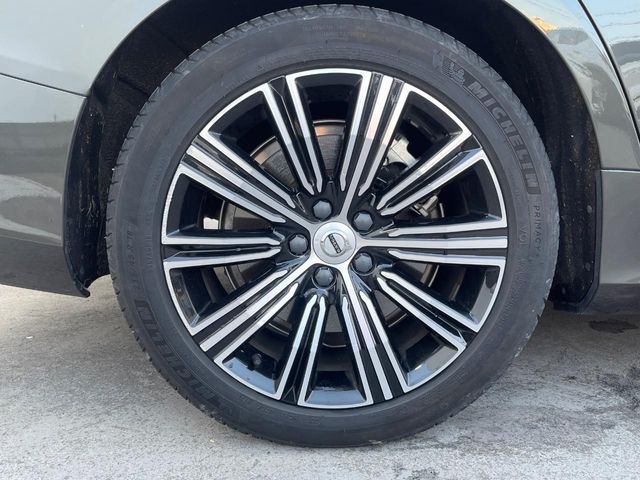 VOLVO V60 2022 Image 31