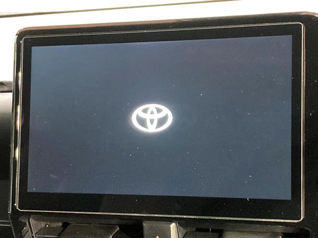 TOYOTA VOXY HYBRID 2023 Image 31