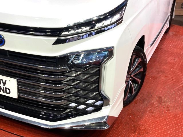 TOYOTA VOXY HYBRID 2023 Image 31