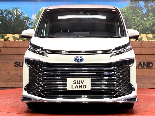 TOYOTA VOXY HYBRID 2023 Image 31