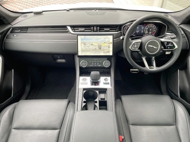 JAGUAR F-PACE 2025 Image 31