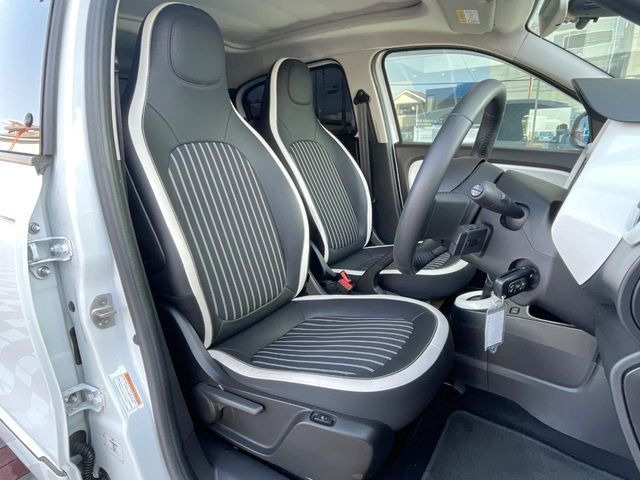 RENAULT TWINGO 2021 Image 31