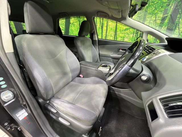 TOYOTA PRIUS ALPHA 2013 Image 31