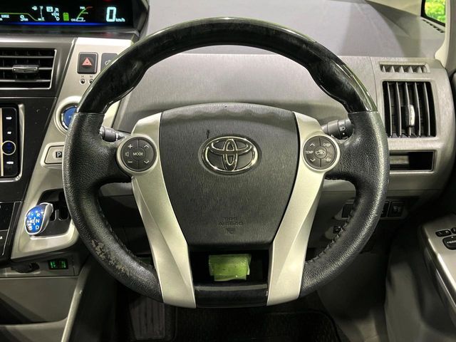 TOYOTA PRIUS ALPHA 2013 Image 31