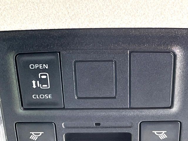 TOYOTA NOAH 4WD 2022 Image 31