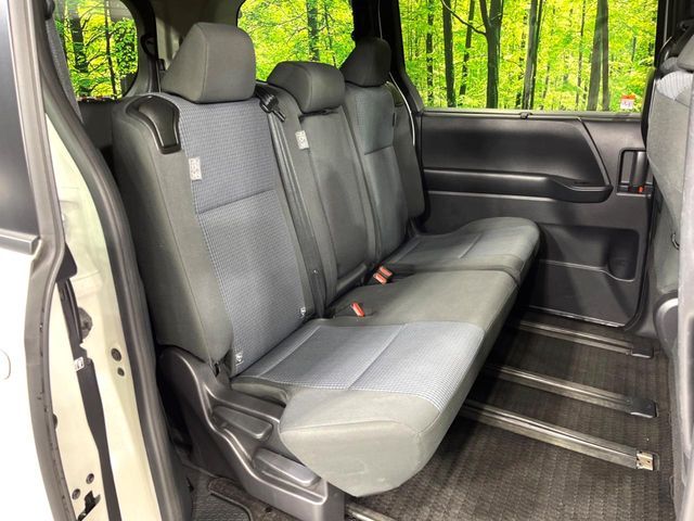 TOYOTA NOAH 4WD 2022 Image 31