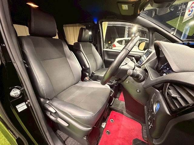 TOYOTA NOAH HYBRID 2019 Image 31