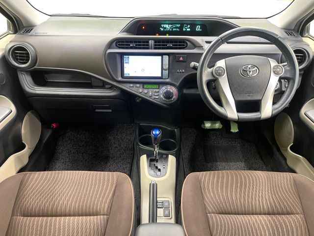 TOYOTA AQUA 2013 Image 31