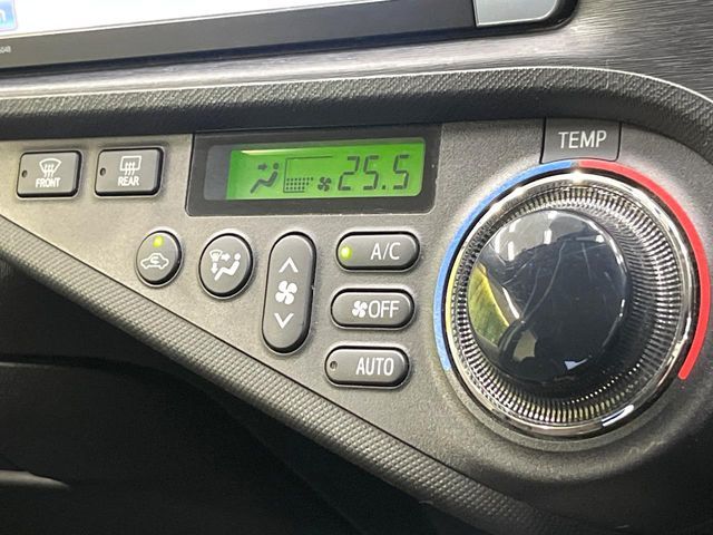 TOYOTA AQUA 2013 Image 31