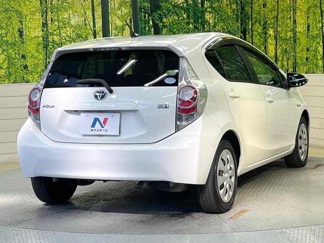TOYOTA AQUA 2013 Image 31