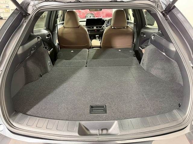 TOYOTA LEXUS UX250H 2023 Image 31