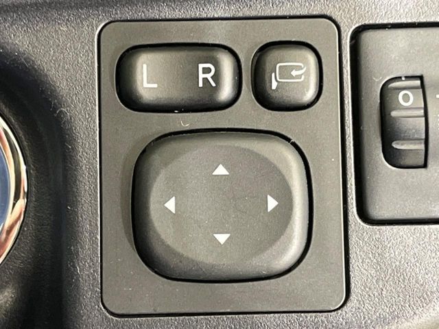 TOYOTA AQUA 2015 Image 31