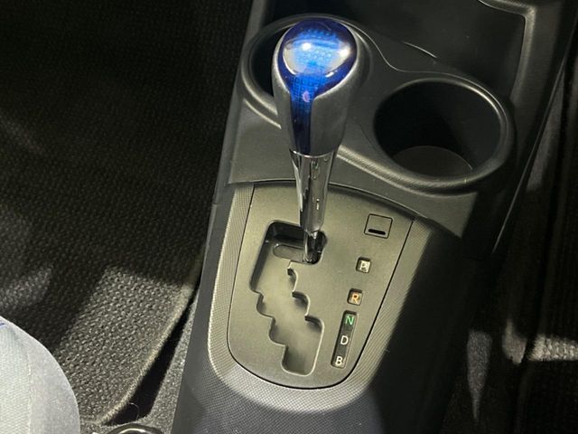 TOYOTA AQUA 2015 Image 31