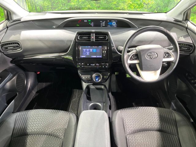 TOYOTA PRIUS 2017 Image 31