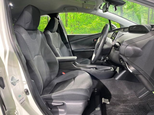 TOYOTA PRIUS 2017 Image 31