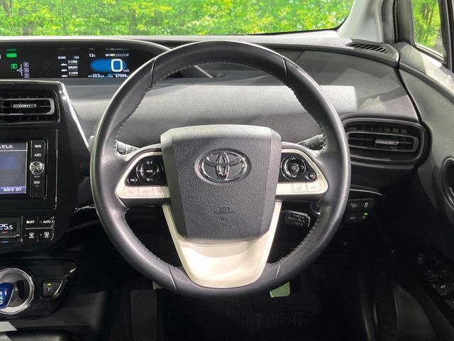 TOYOTA PRIUS 2017 Image 31