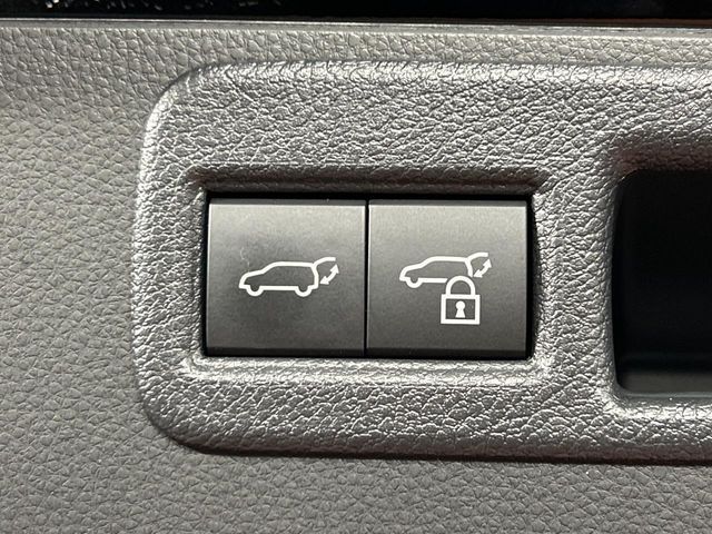 TOYOTA HARRIER 2WD 2023 Image 31