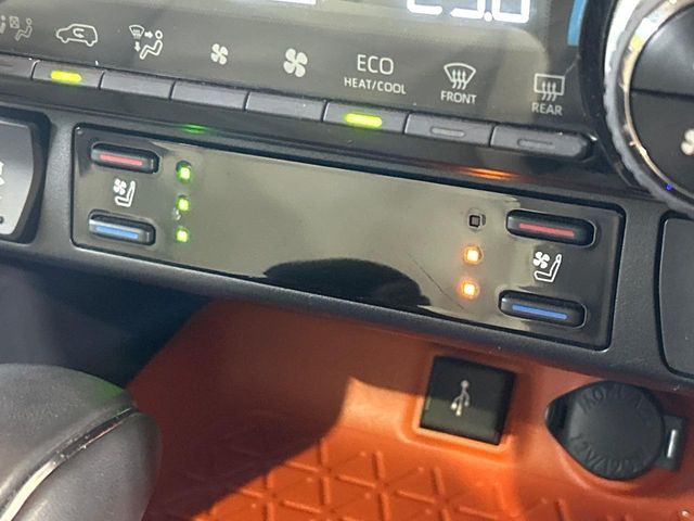 TOYOTA RAV4 HYBRID 4WD 2021 Image 31