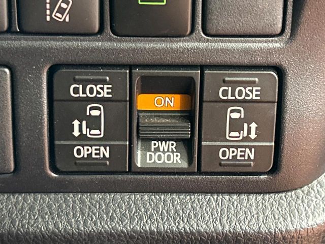 TOYOTA VOXY 2021 Image 31