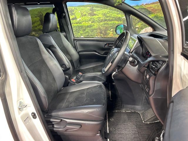 TOYOTA VOXY 2021 Image 31