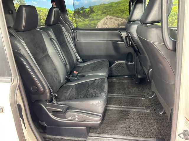 TOYOTA VOXY 2021 Image 31