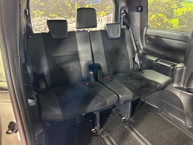 TOYOTA VOXY 2021 Image 31