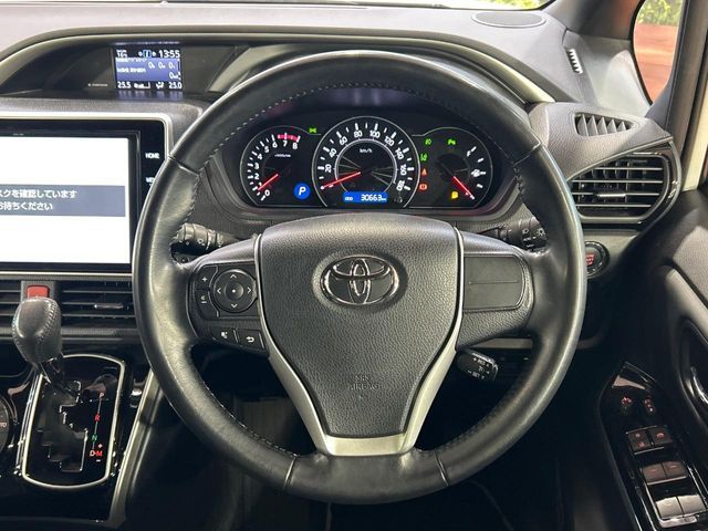 TOYOTA VOXY 2021 Image 31