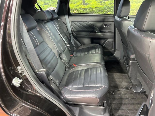 MITSUBISHI OUTLANDER PHEV 2017 Image 31