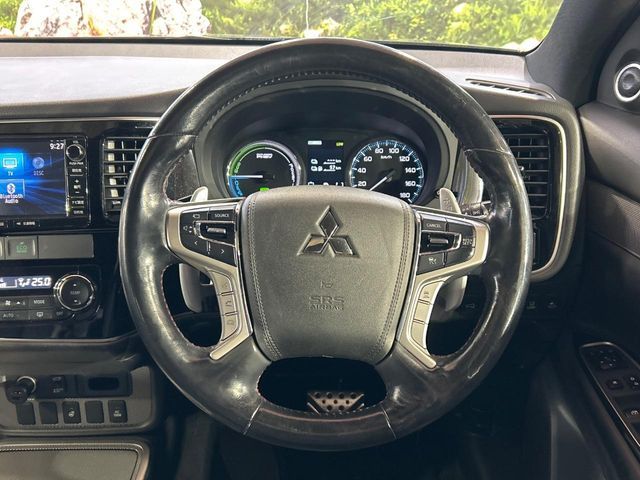 MITSUBISHI OUTLANDER PHEV 2017 Image 31