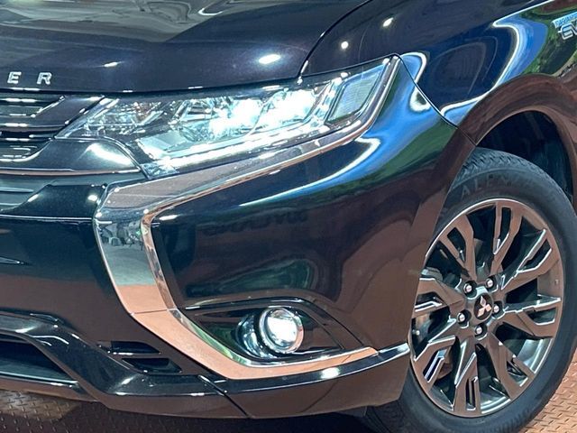 MITSUBISHI OUTLANDER PHEV 2017 Image 31