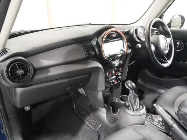 BMW MINI COOPER 5DOO 2016 Image 31