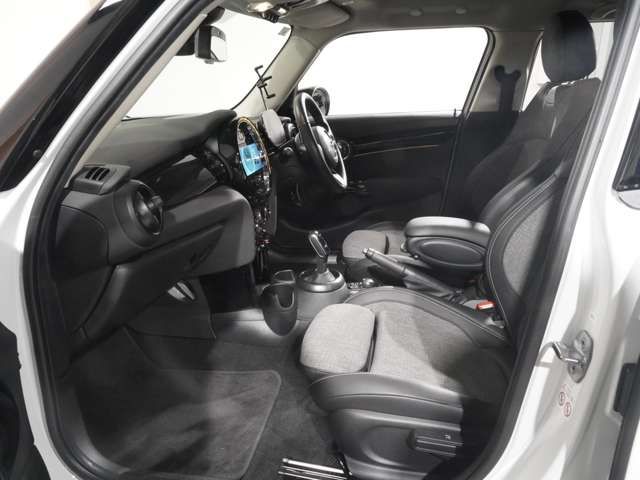 BMW MINI COOPER S 5DOOR 2023 Image 31