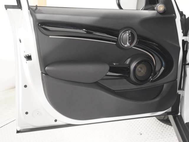 BMW MINI COOPER S 5DOOR 2023 Image 31