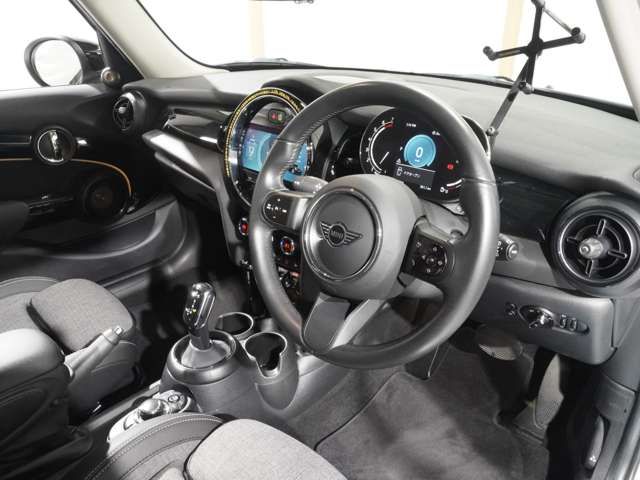 BMW MINI COOPER S 5DOOR 2023 Image 31