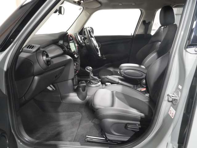 BMW MINI COOPER D 5DOOR 2019 Image 31