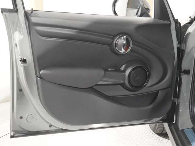 BMW MINI COOPER D 5DOOR 2019 Image 31